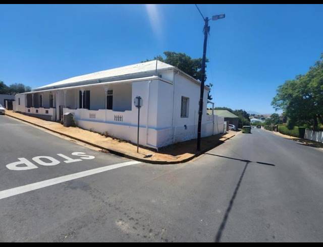 3 BEDROOM HOUSE FOR SALE IN BERGZICHT